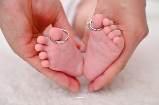 永安怀孕肚子一边高一边低